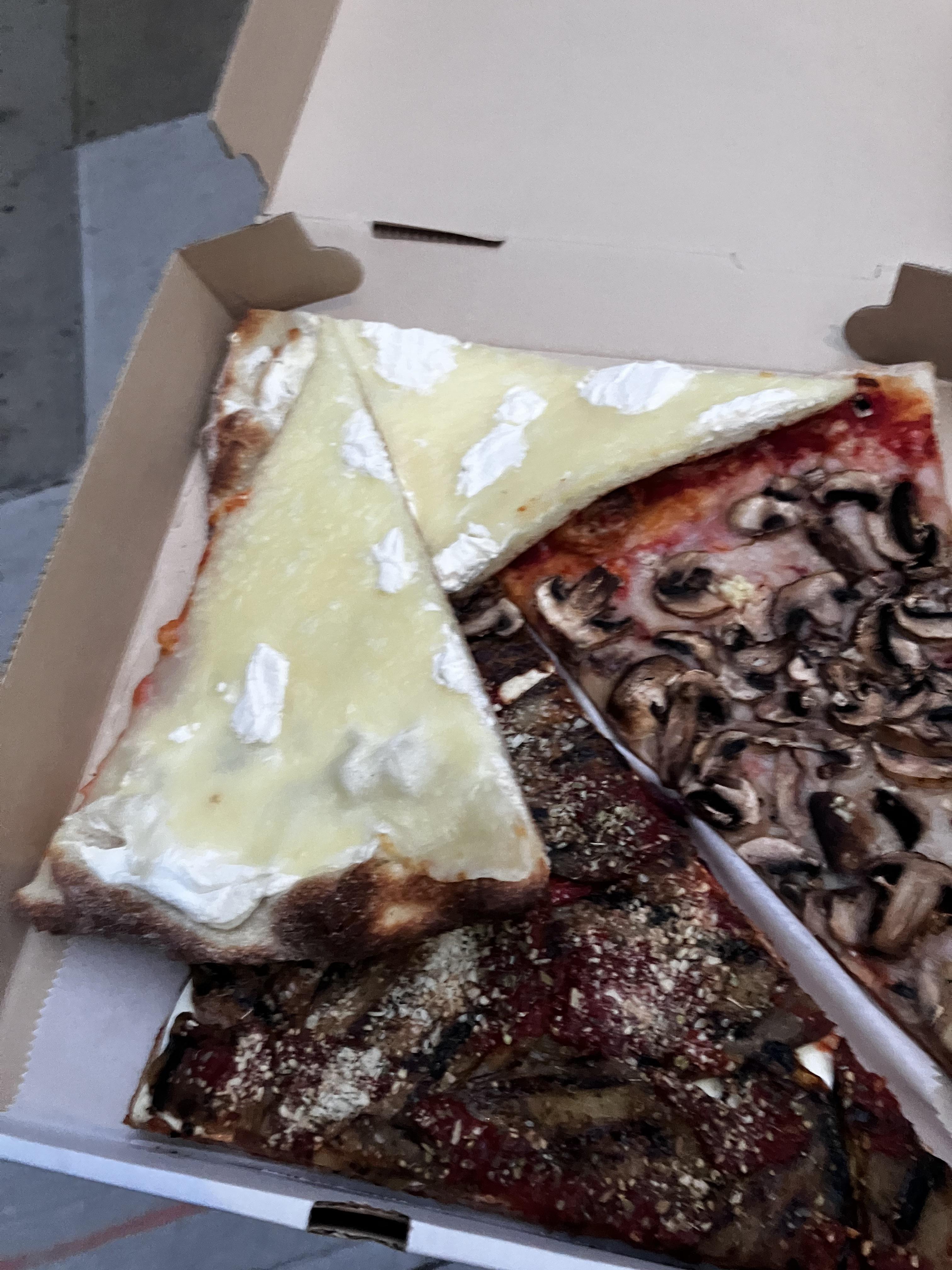 Meals haul photo at Sister’s Pizza – Jackson Heights